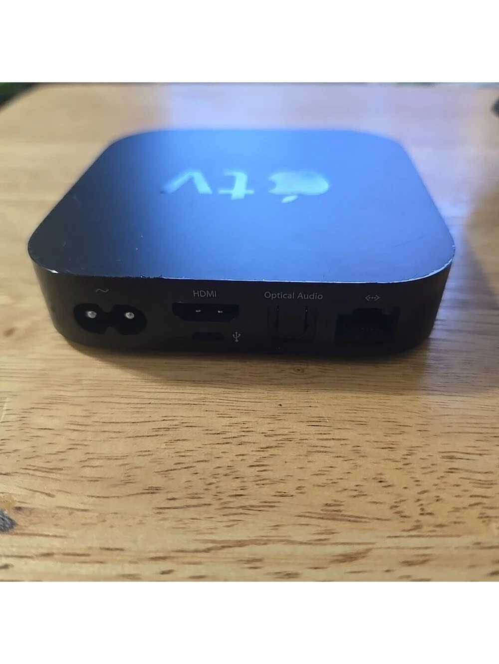 Apple TV (3rd Generation) 8GB Digital HD Media Streamer - Black